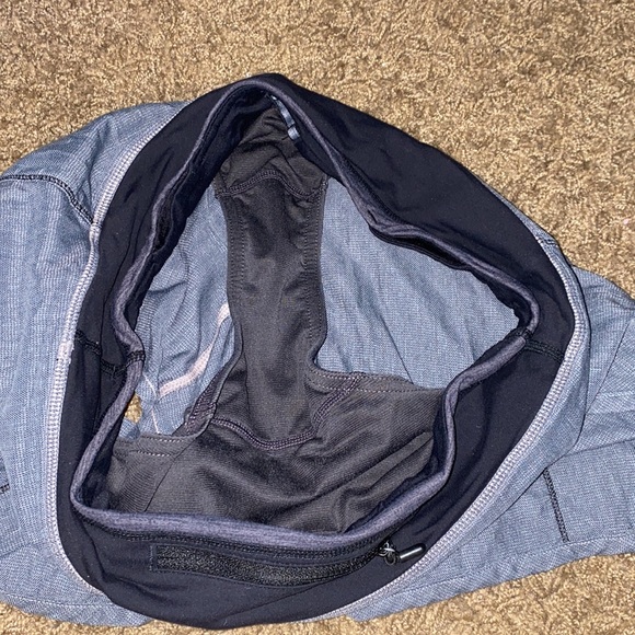 GREY LULULEMON SPEED UPS 4”// SIZE 4 - Picture 6 of 6